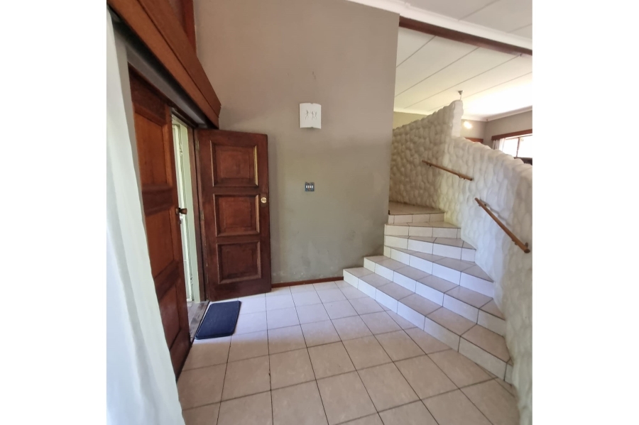 To Let 4 Bedroom Property for Rent in Beacon Bay Eastern Cape